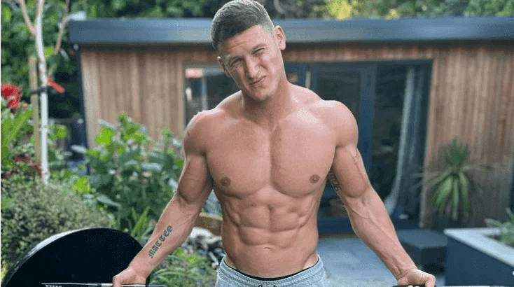 Matt Morsia (Matt Does)