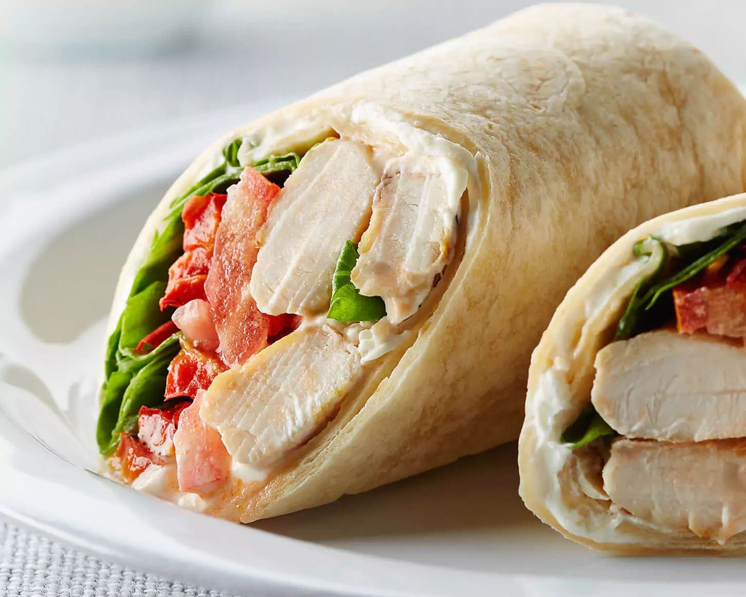 Tam Buğdaylı Tortilla Ekmeği İle Tavuklu Wrap