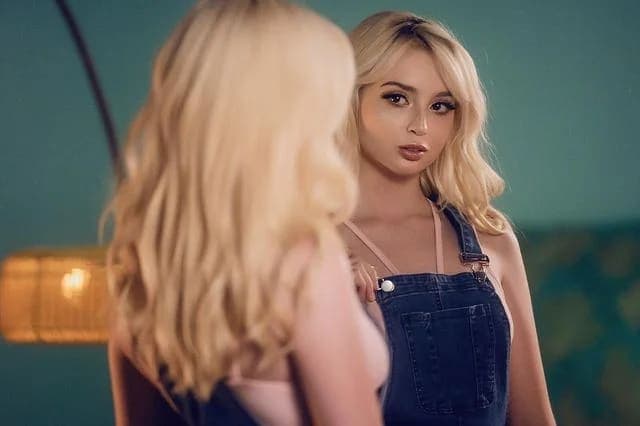 Lexi Lore