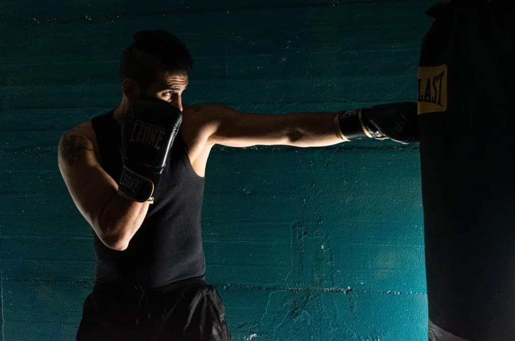 Direkt Yumruk (Straight Punch) Nedir? Nasıl Yapılır?