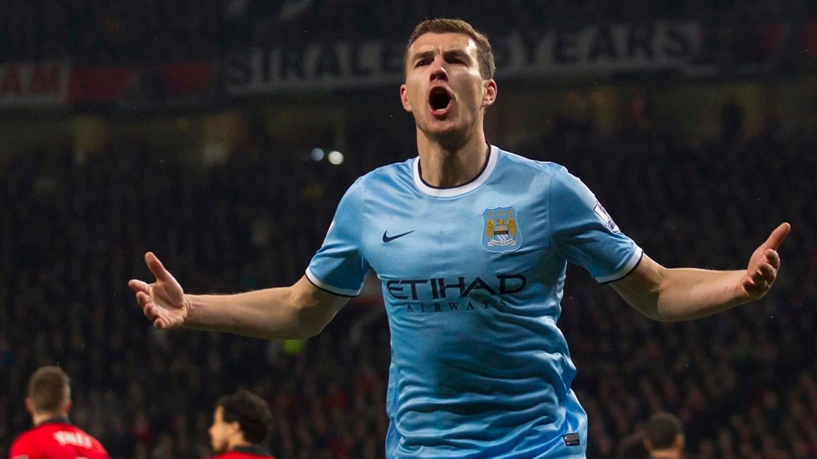 Edin Dzeko, Fenerbahçe'ye Transfer Olarak Kadronun Hücum Gücünü Artırıyor