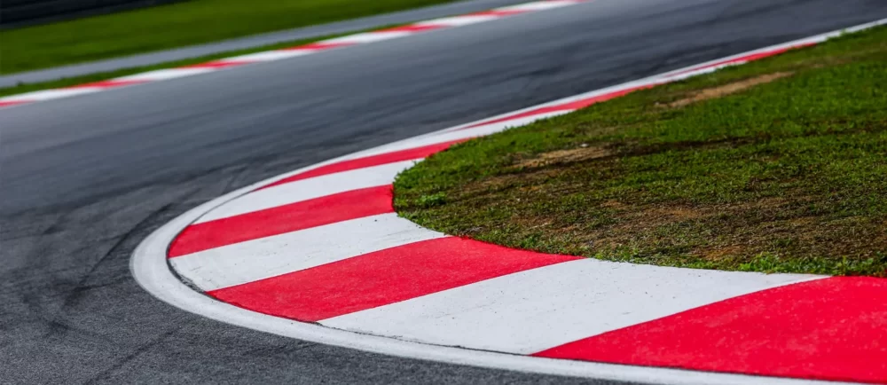Formula 1 Kerb Nedir?