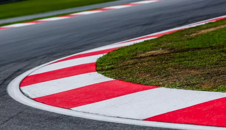 Formula 1 Kerb Nedir?