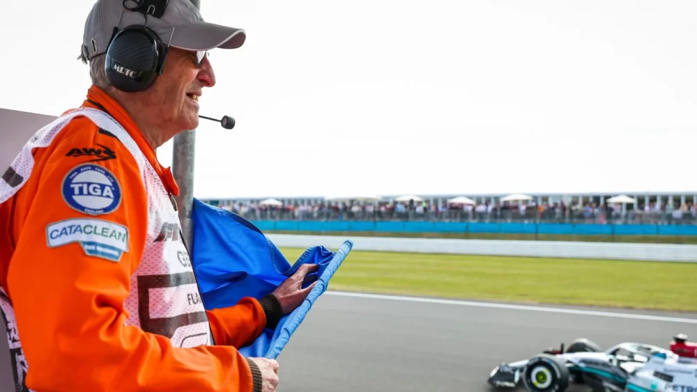 Formula 1 Mavi Bayrak Nedir?