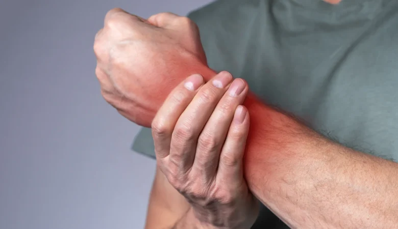 Fitness Yaparken Bilek Ağrısı Nedenleri, Önlemleri ve Tedavi Yöntemleri