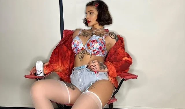 Damla Özden 1 Damla Özden