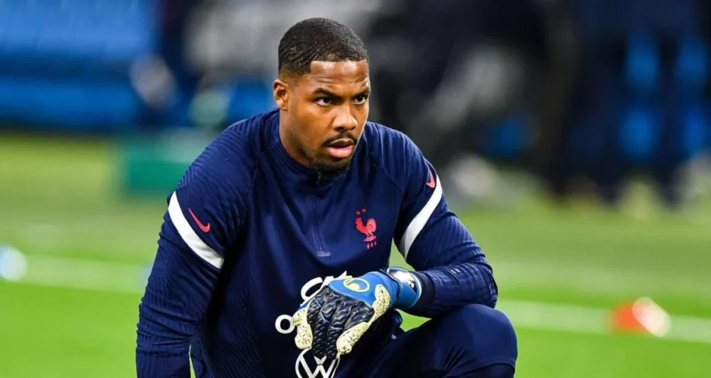 Mike Maignan 1 Mike Maignan