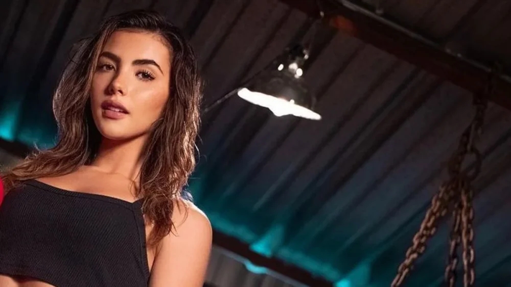 Andrea Botez 1 Andrea Botez